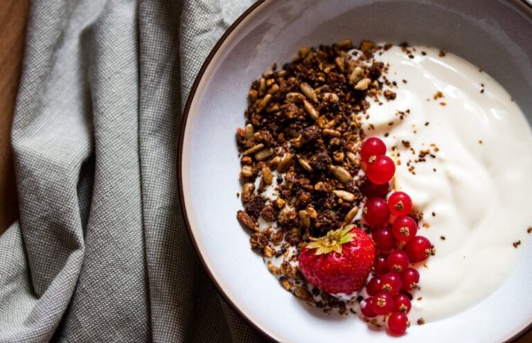What is the Healthiest Way to Eat Granola?