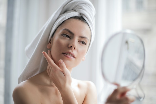 How To Keep Your Skin Looking Young and Fresh