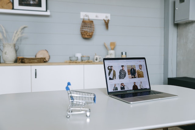 Everything You Need to Know About Building a Successful E-commerce Brand
